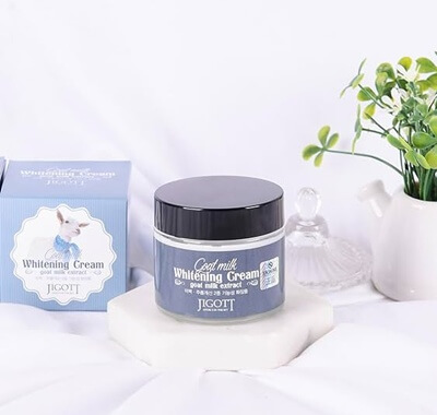 JIGOTT Goat Milk világosító és hidratáló arckrém tápláló hatással